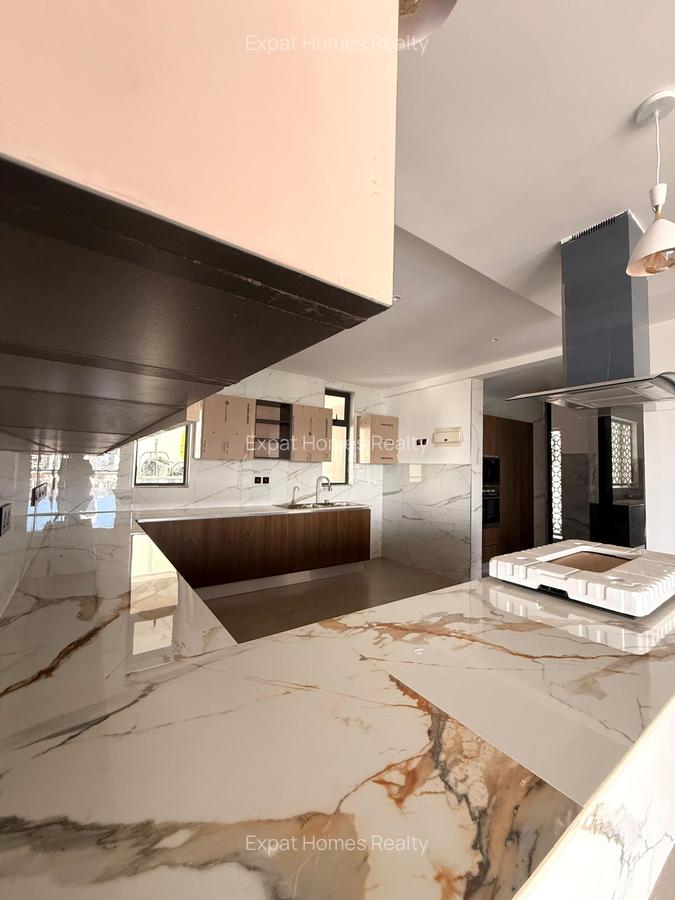3 Bed Apartment with En Suite in Riverside - 11
