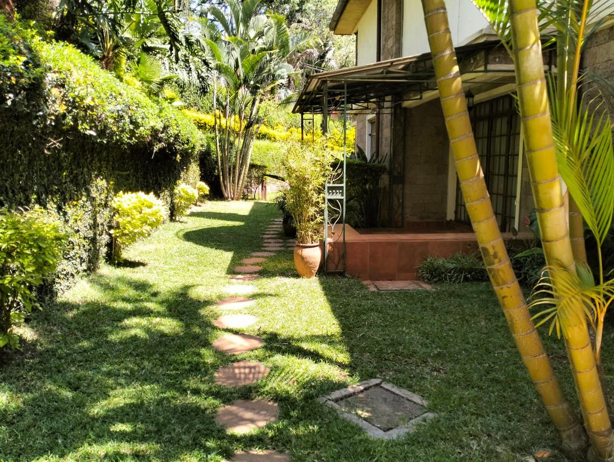 5 Bed Townhouse with En Suite at Lavington - 7