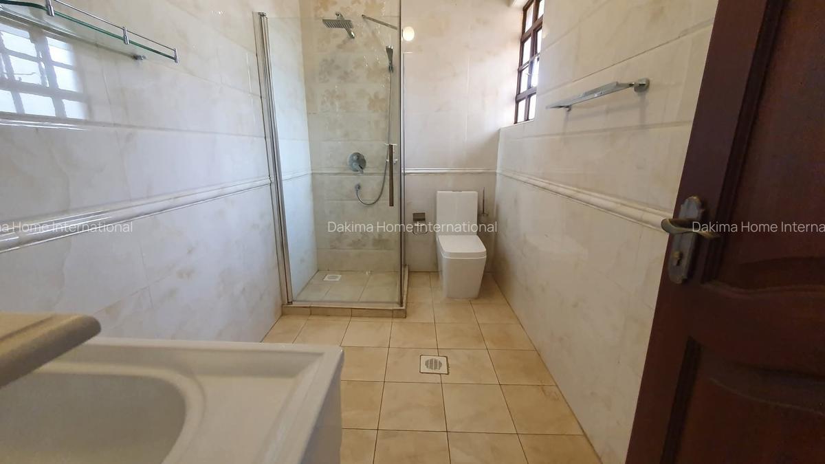 5 Bed House with En Suite in Runda - 8