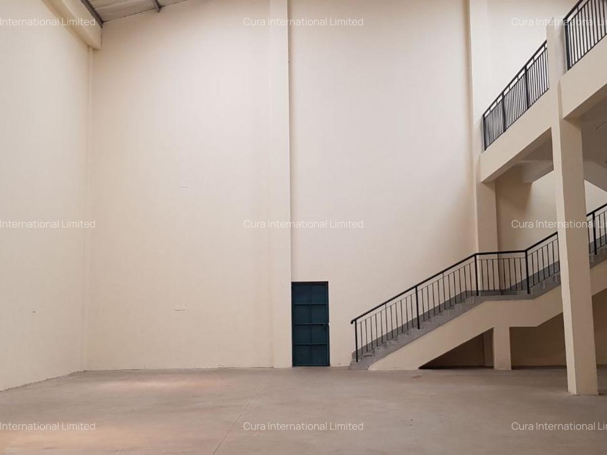 6,200 ft² Warehouse with Parking in Industrial Area - 4