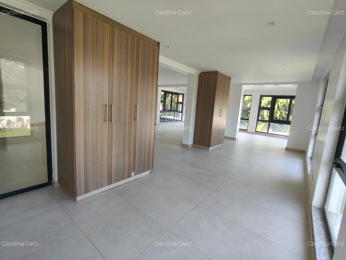 5 Bed House with En Suite at Runda - 12