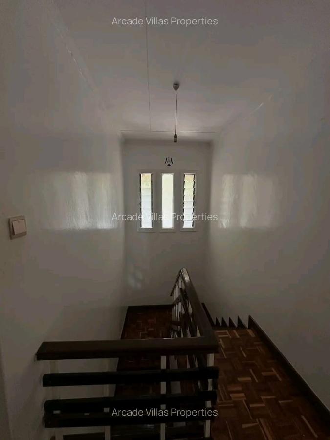 4 Bed Townhouse with En Suite in Kilimani - 11