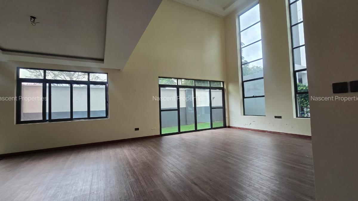 5 Bed Villa with En Suite in Lavington - 8