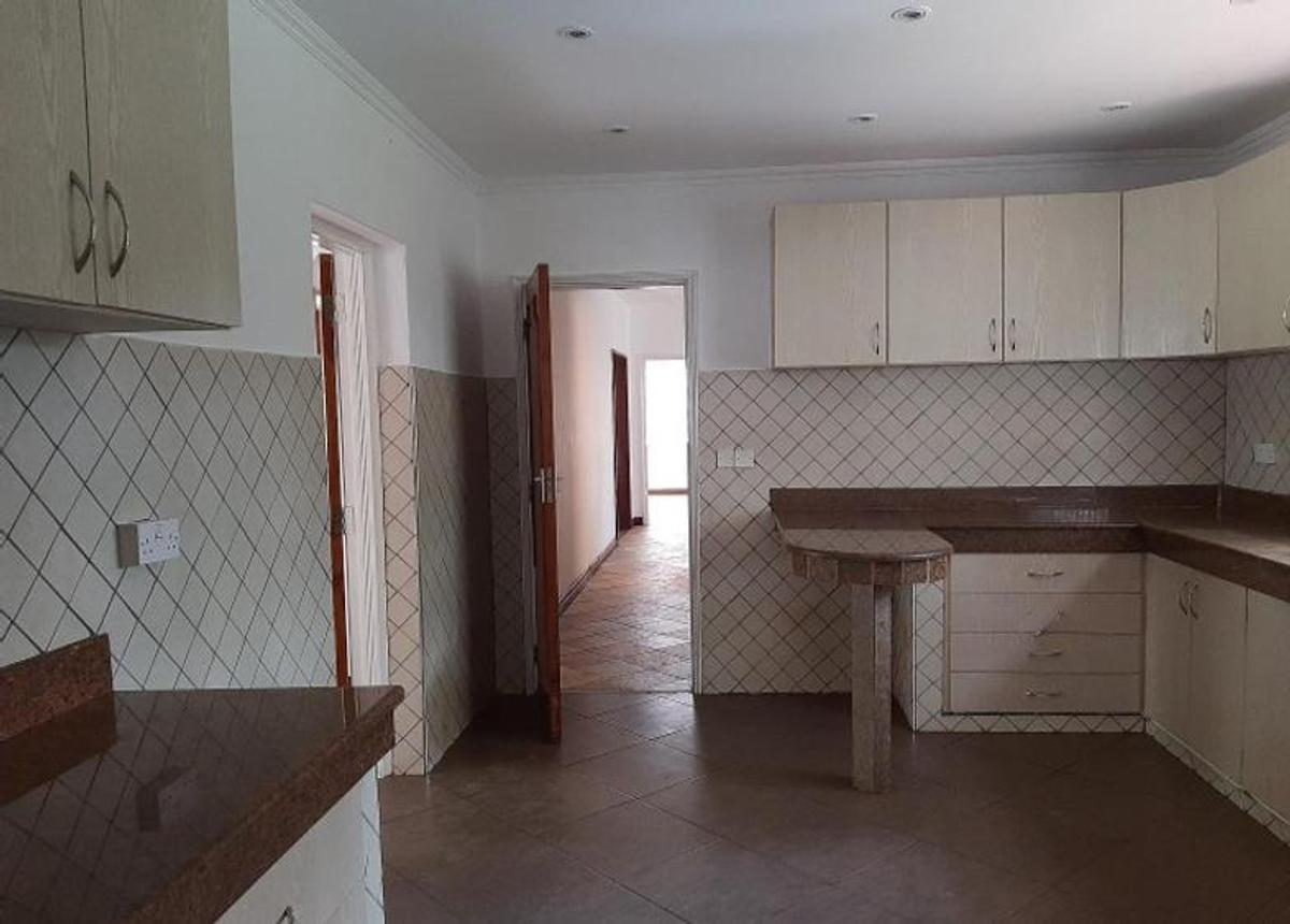 5 Bed Townhouse with En Suite at Lenana - 19