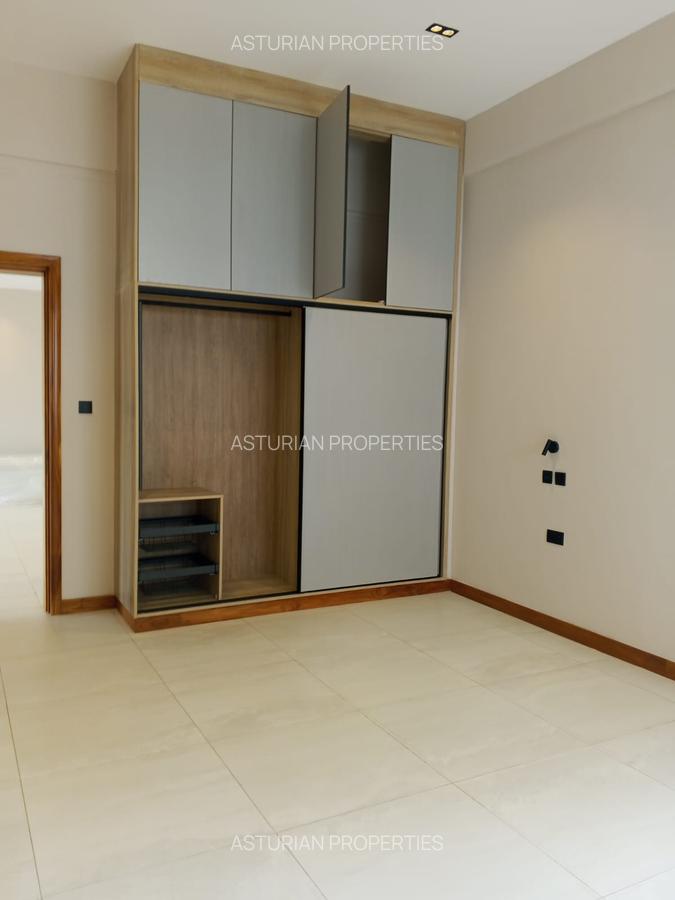 4 Bed Apartment with En Suite in Westlands Area - 16