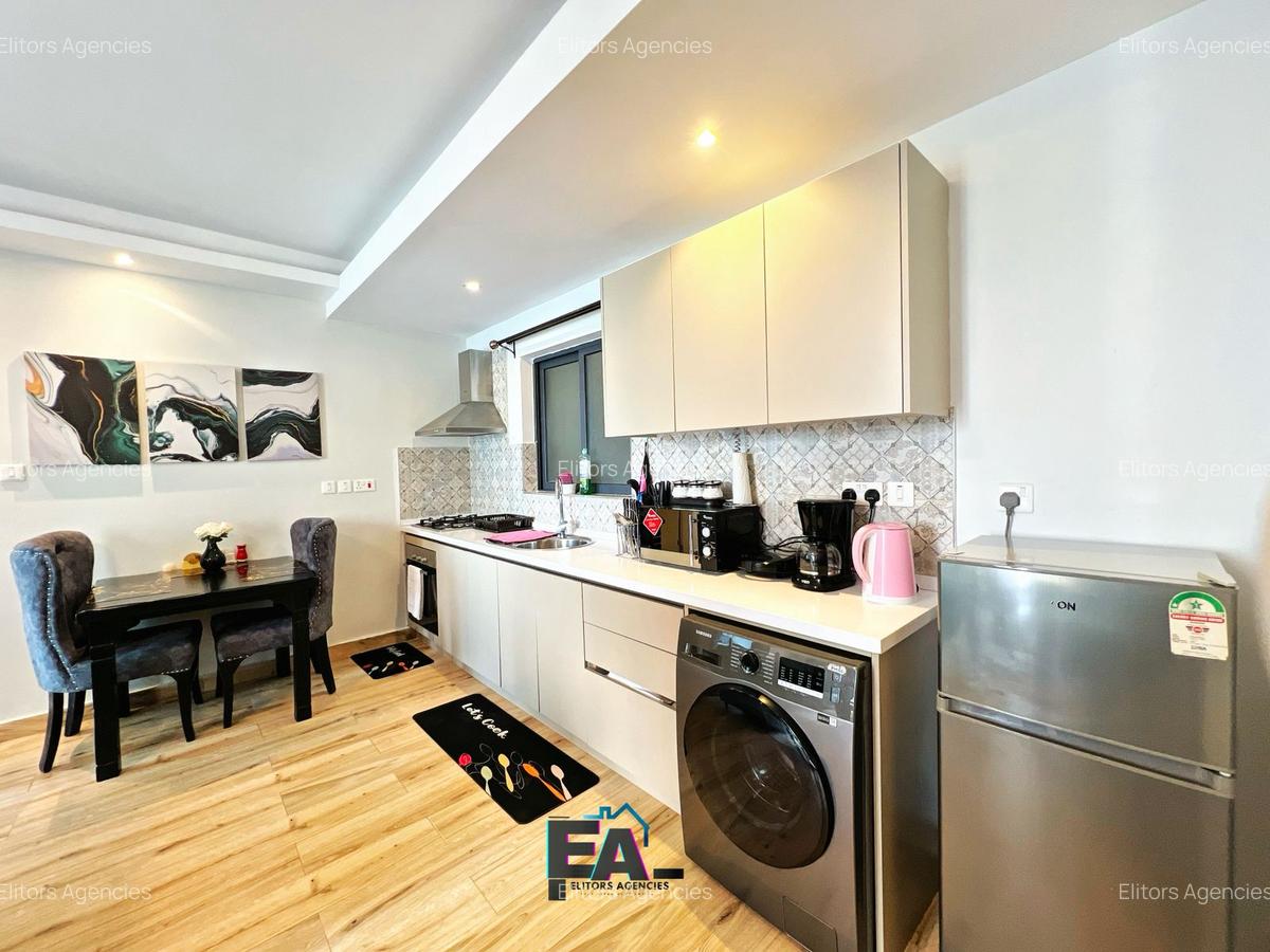 Serviced 1 Bed Apartment with En Suite at Westlands Road - 3