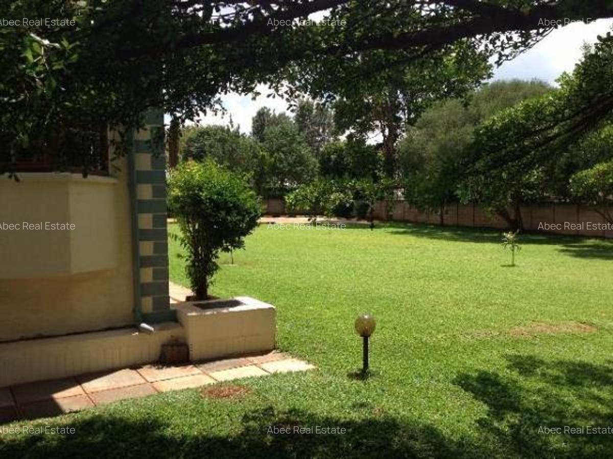 5 Bed House with En Suite at Nyari 5 Bedroom Ambassadorial House - 12