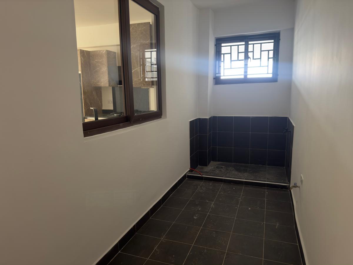 2 Bed Apartment with En Suite in Rhapta Road - 4