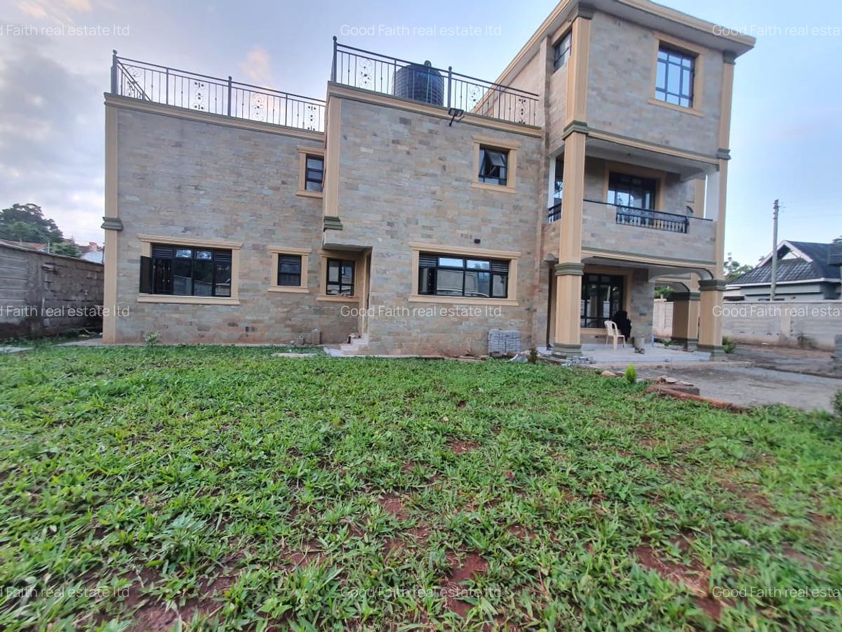 6 Bed House with En Suite in Ridgeways - 1