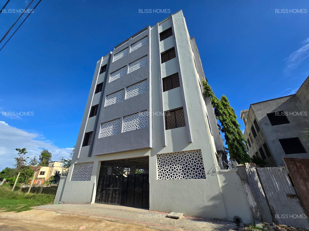 2 Bed Apartment with En Suite at Mtambo Road - 1