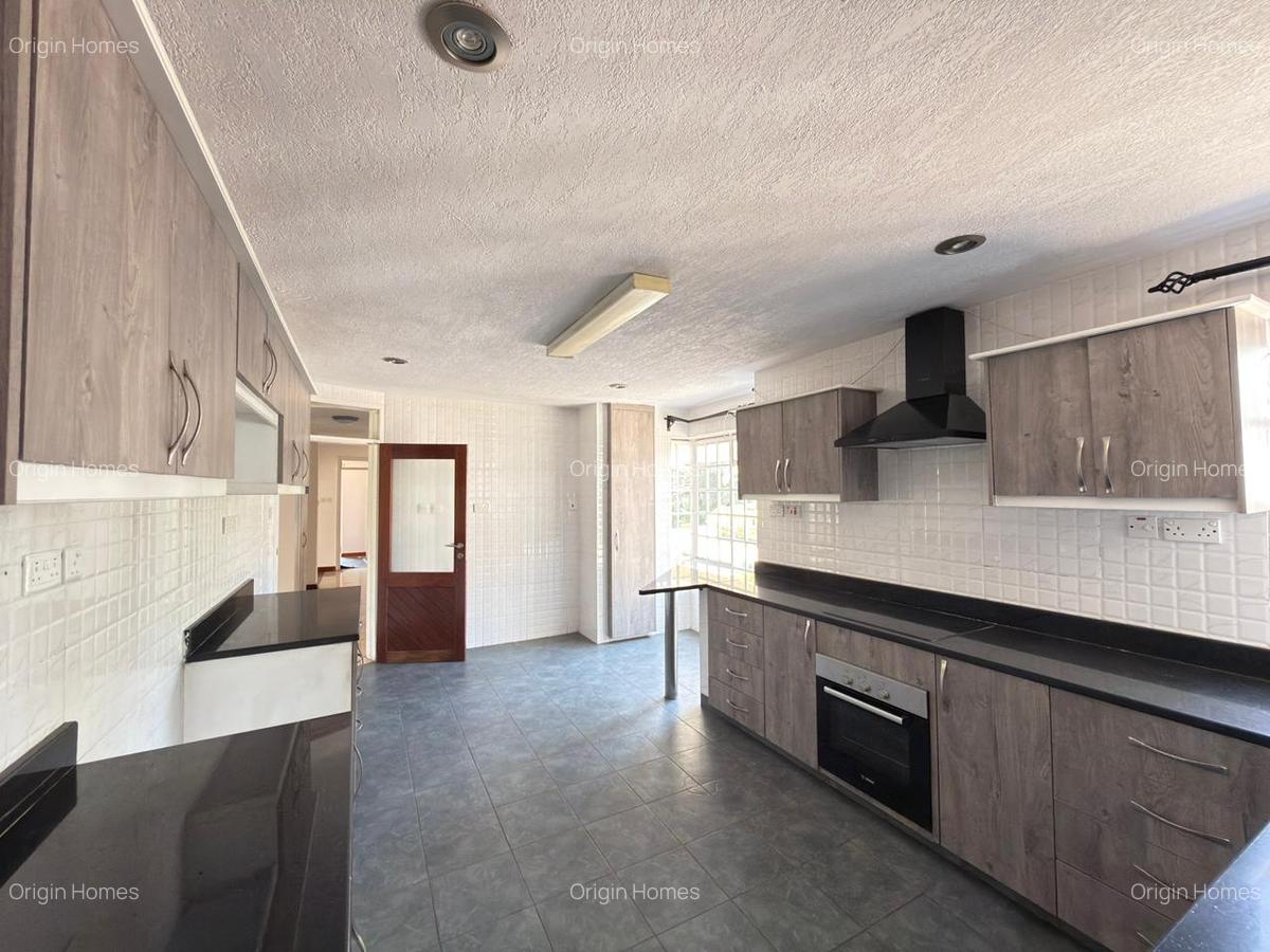 4 Bed House with En Suite in Gigiri - 10