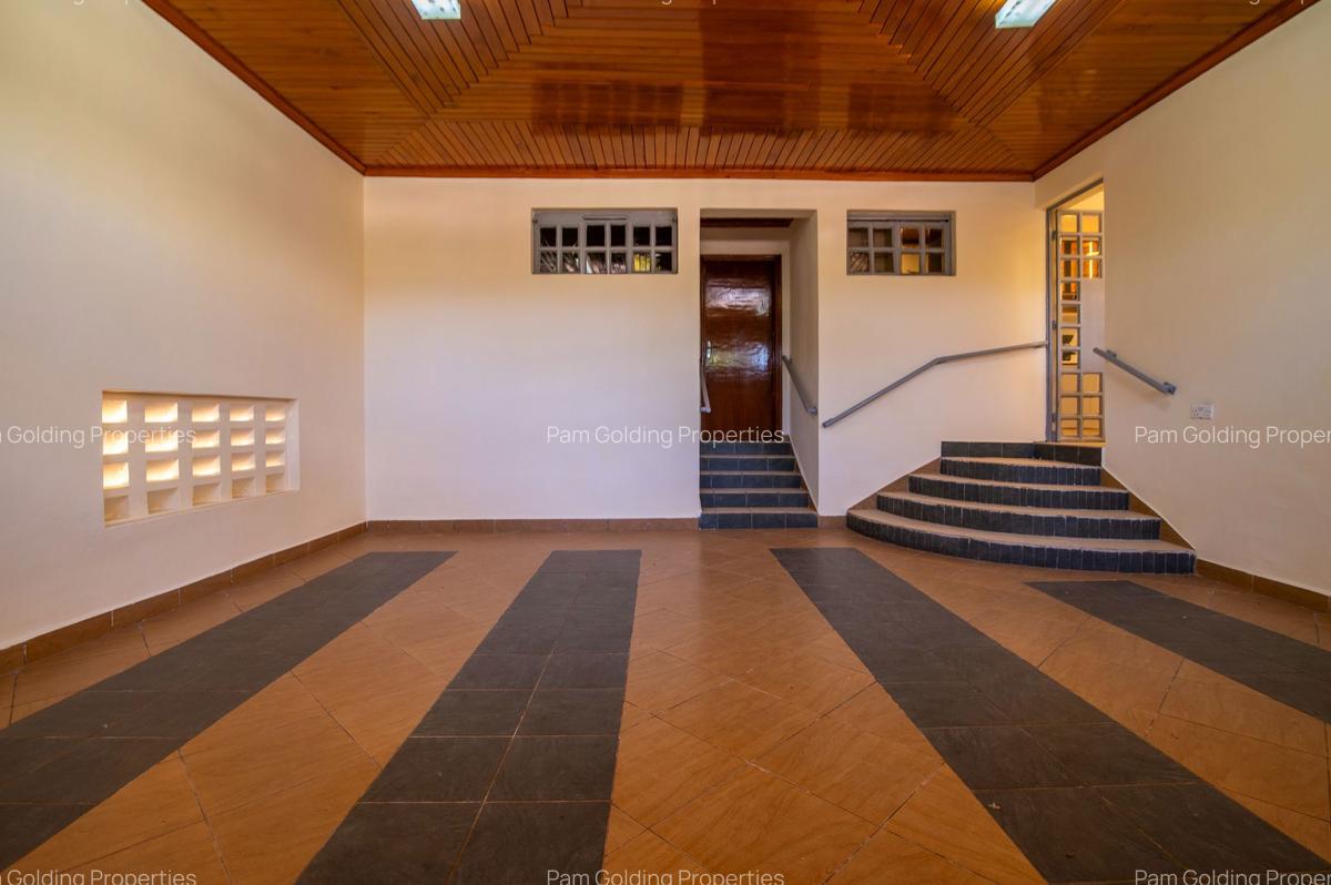 5 Bed House in Runda - 3