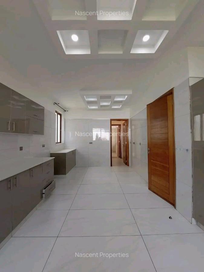 6 Bed Townhouse with En Suite in Lavington - 9