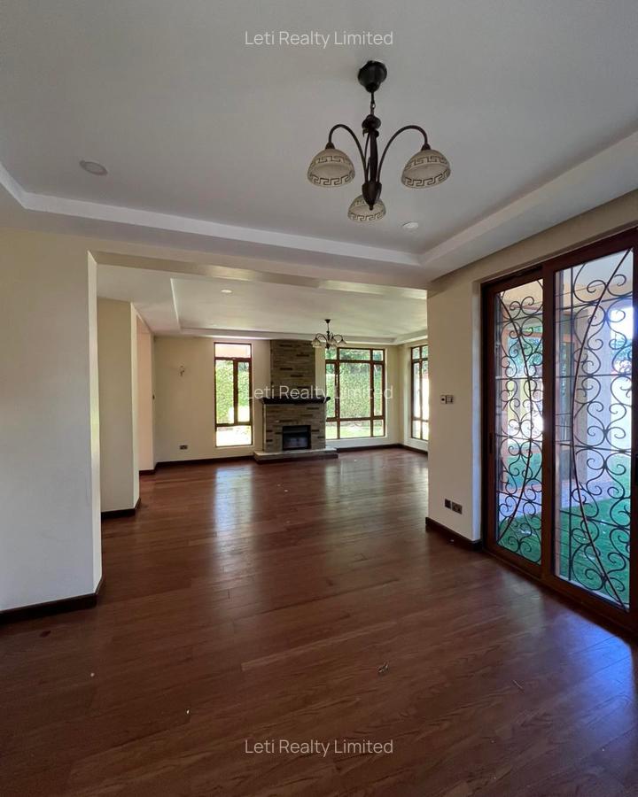 5 Bed Townhouse with En Suite in Lavington - 2