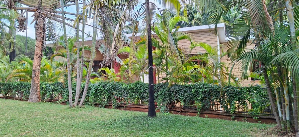 4 Bed Townhouse with En Suite in Hill View - 4