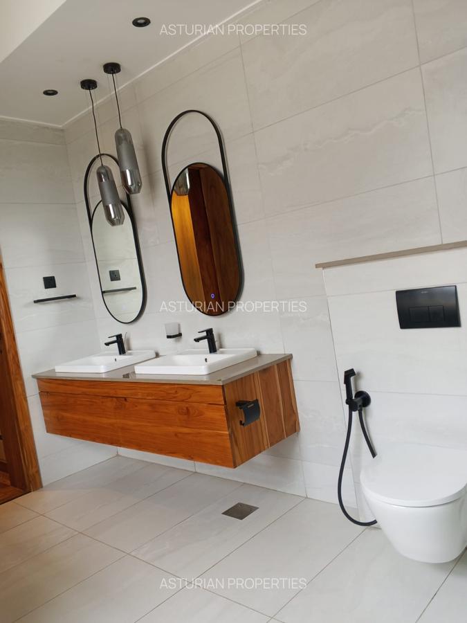 4 Bed Townhouse with En Suite in Westlands Area - 15