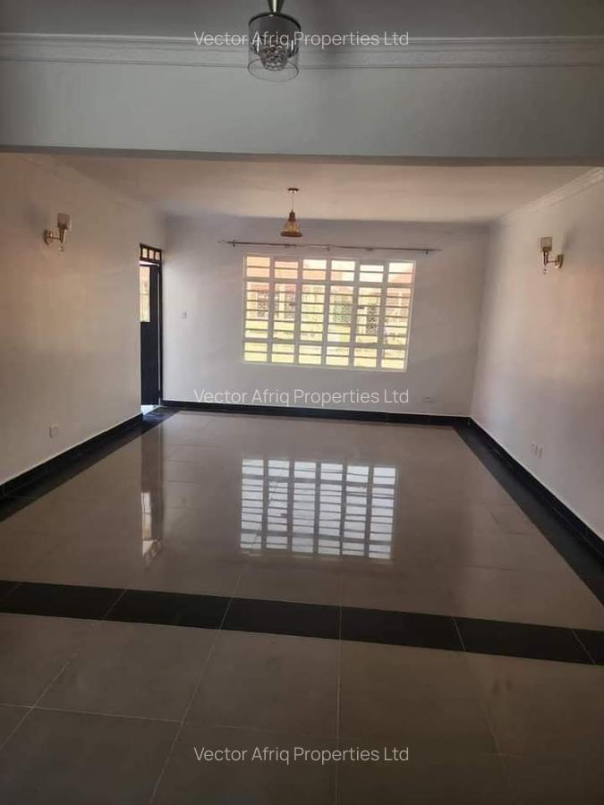 3 Bed House with En Suite at Acacia - 2