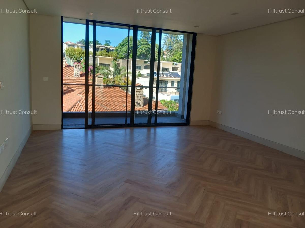 5 Bed Villa with En Suite in Westlands Area - 3