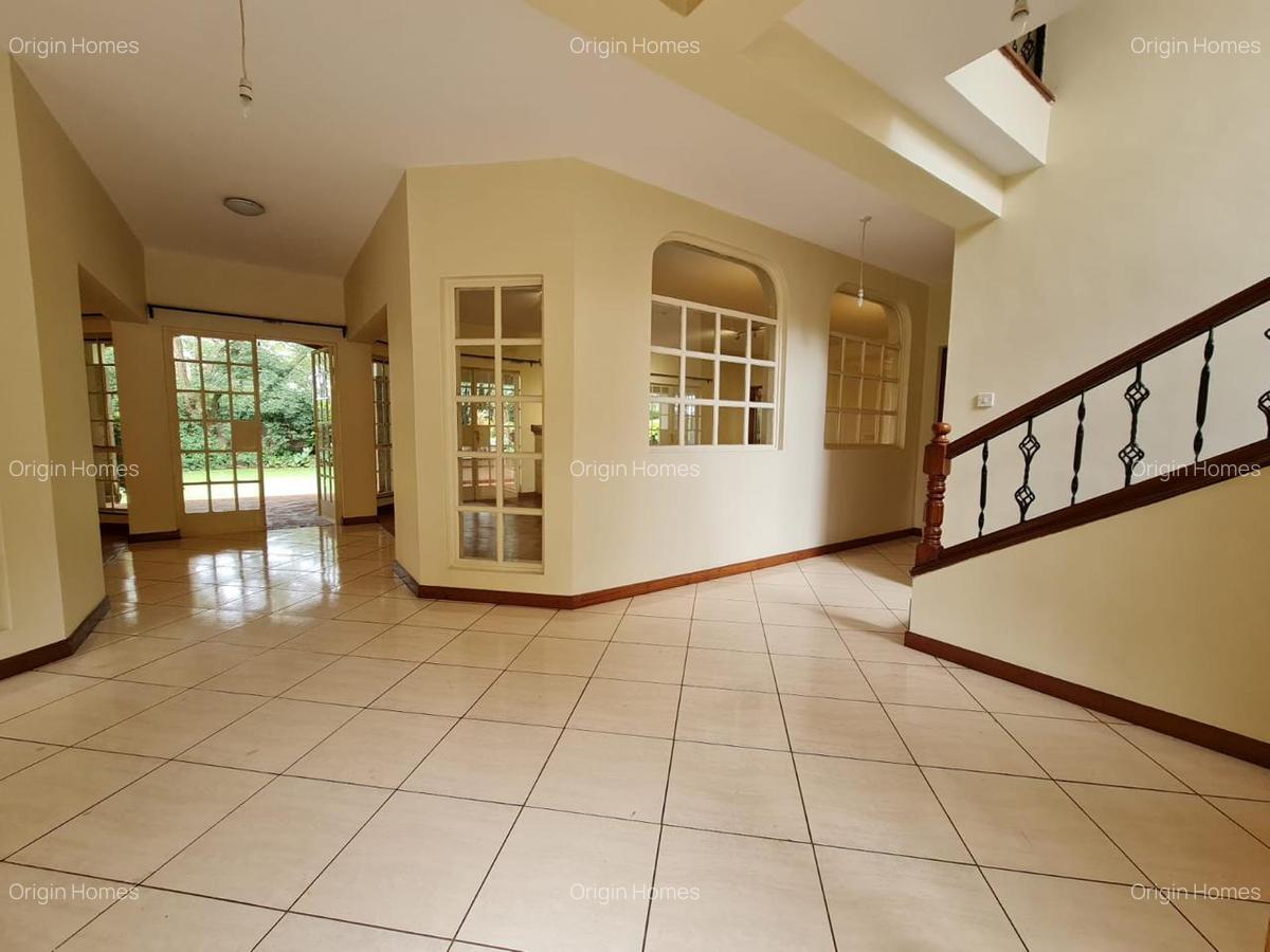 5 Bed House with En Suite at Rosslyn - 15