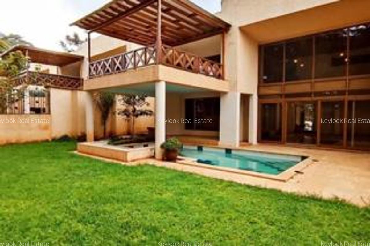 5 Bed Townhouse with En Suite at Lavington Green - 1