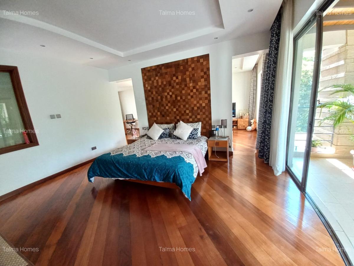 5 Bed Townhouse with En Suite at Lavington - 13