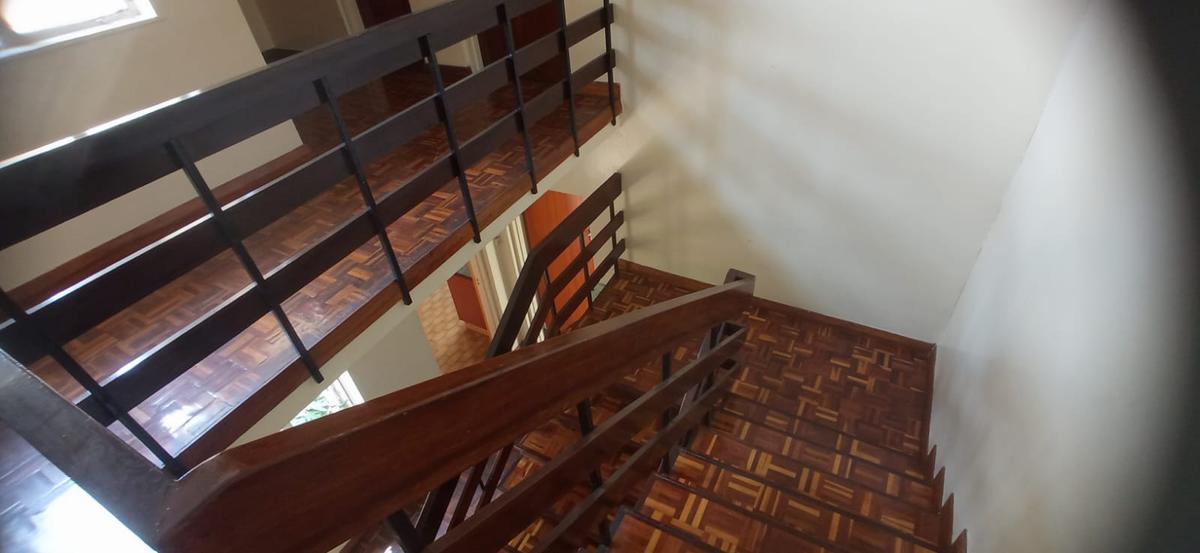 5 Bed Townhouse with En Suite in Lavington - 3