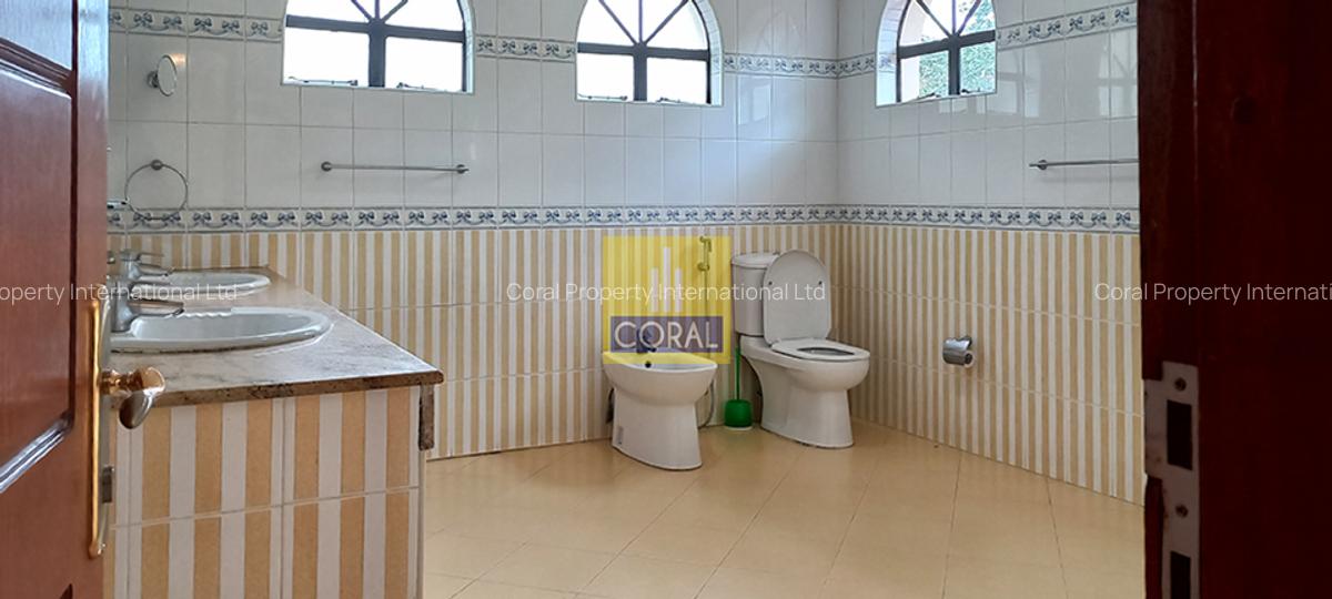 5 Bed House in Runda - 12