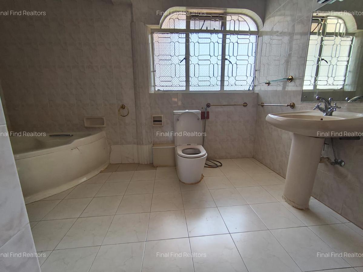 6 Bed House with Garden in Runda - 20