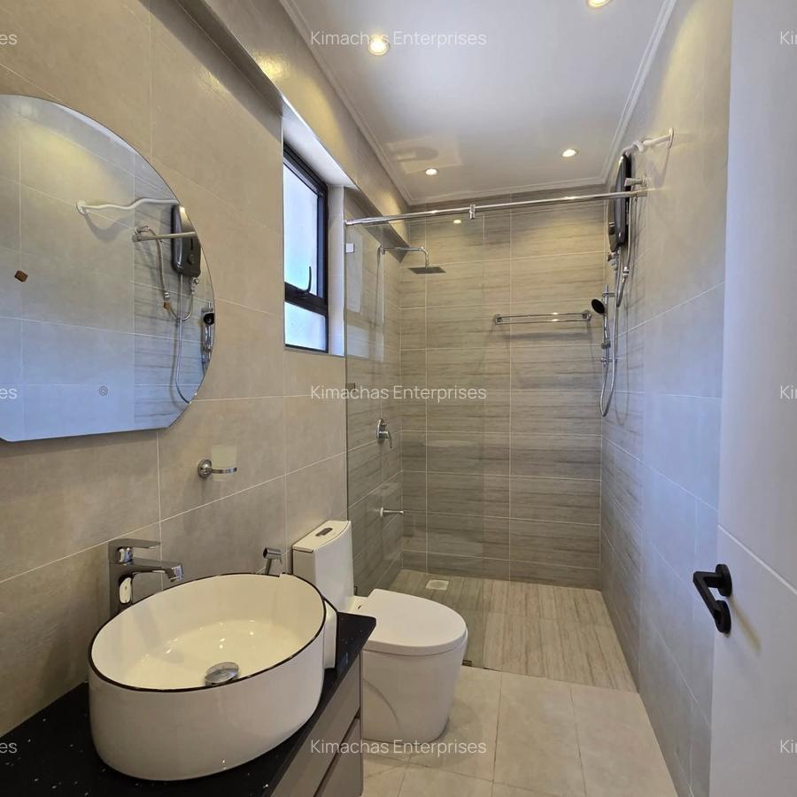 3 Bed Apartment with En Suite at Links Road - 9