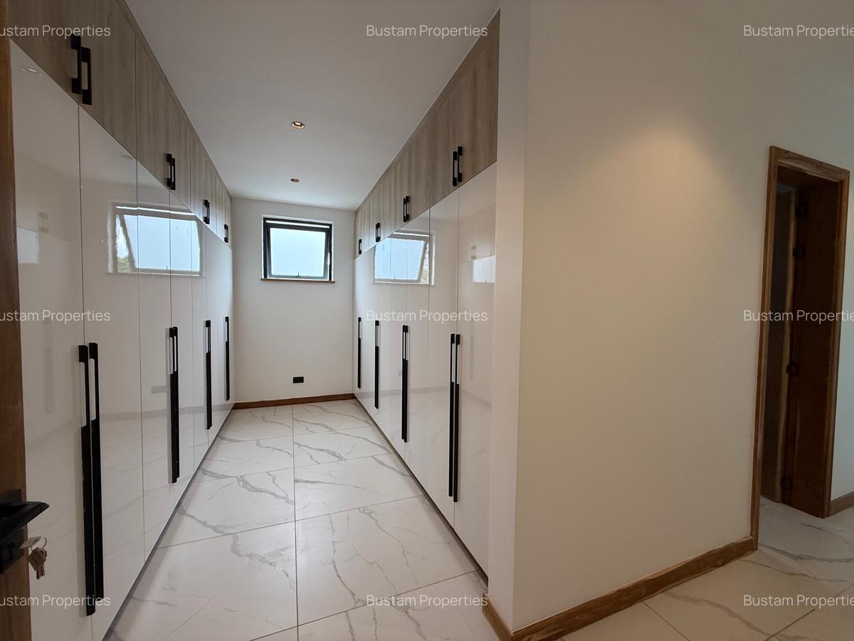 5 Bed Apartment with En Suite in Spring Valley - 4