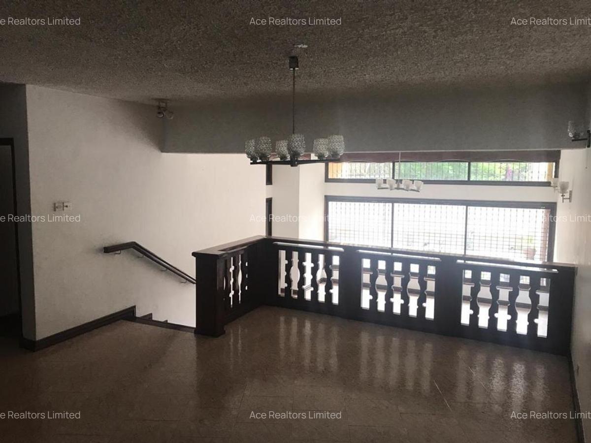 5 Bed Townhouse with En Suite at Rhapta Road - 9