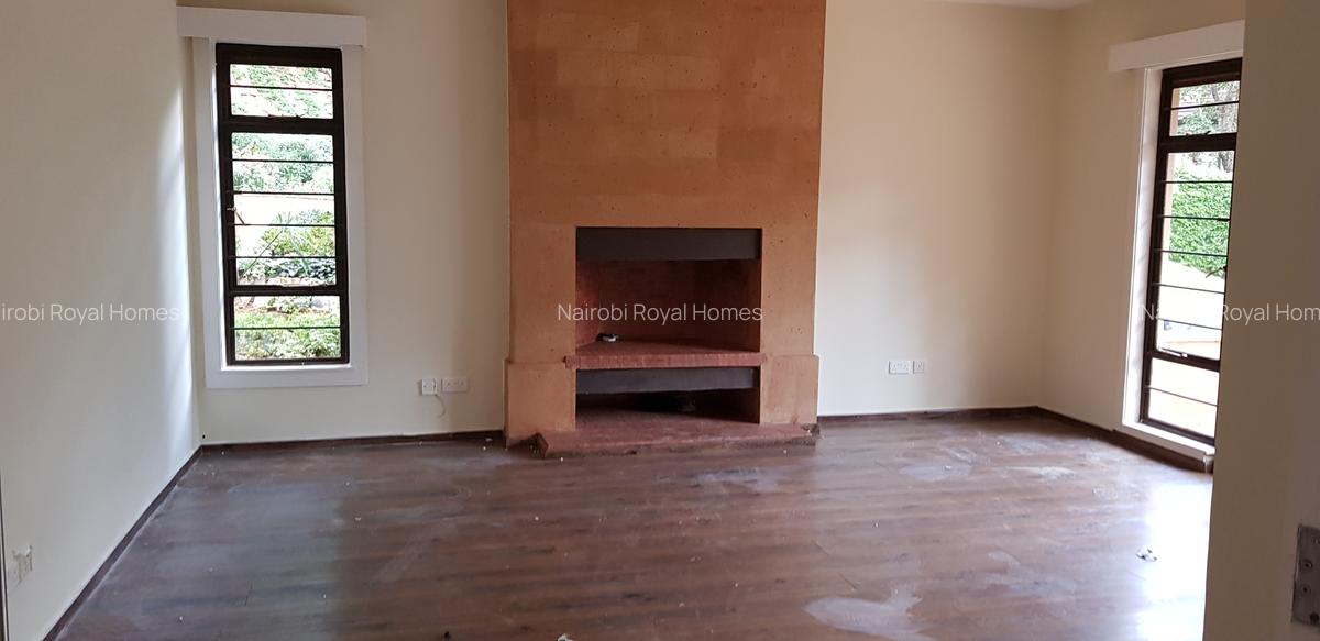 4 Bed Villa with En Suite at Rosslyn Lone Tree - 16