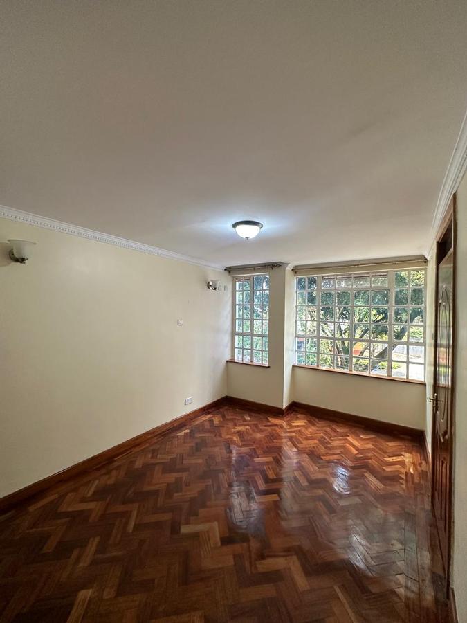 5 Bed Townhouse with En Suite in Lavington - 6
