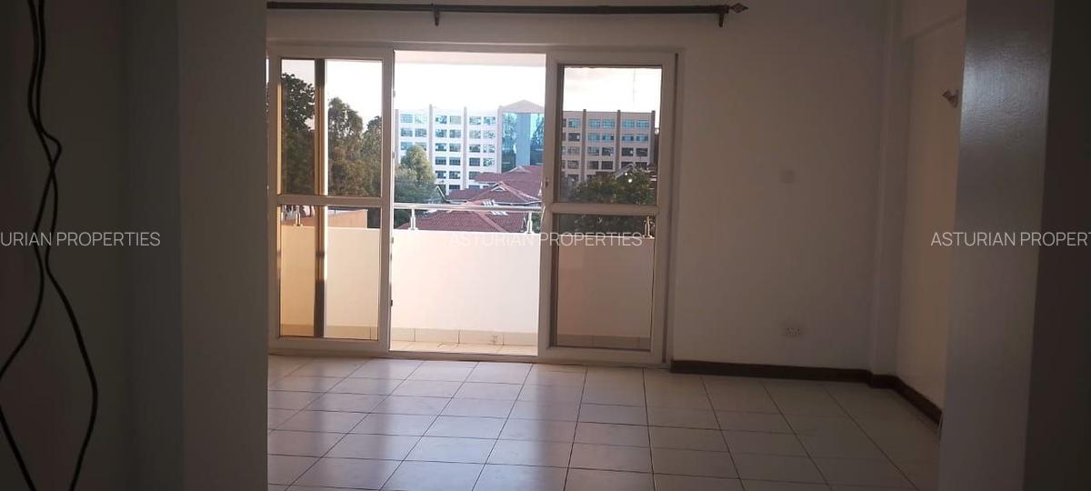 2 Bed Apartment with En Suite in Westlands Area - 18
