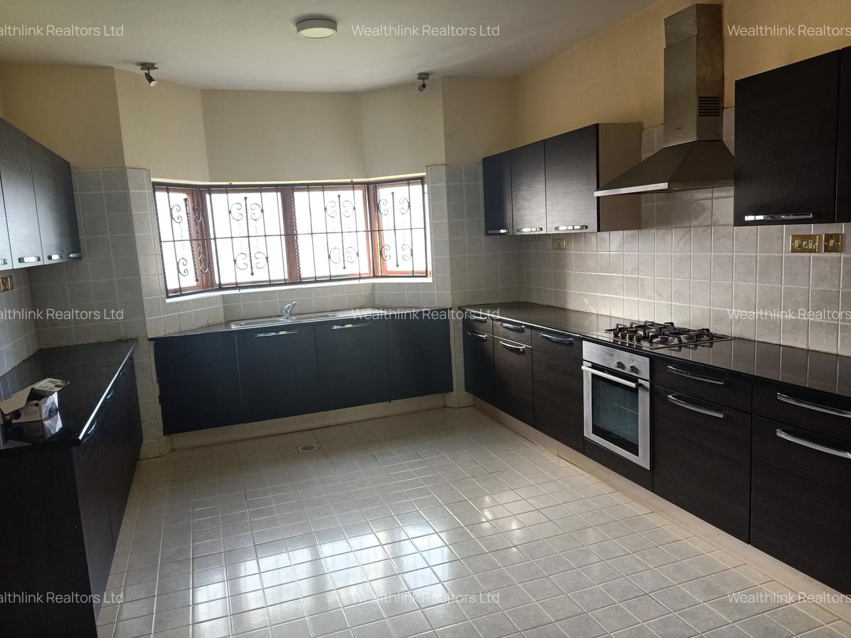 4 Bed Townhouse with En Suite at Runda - 7