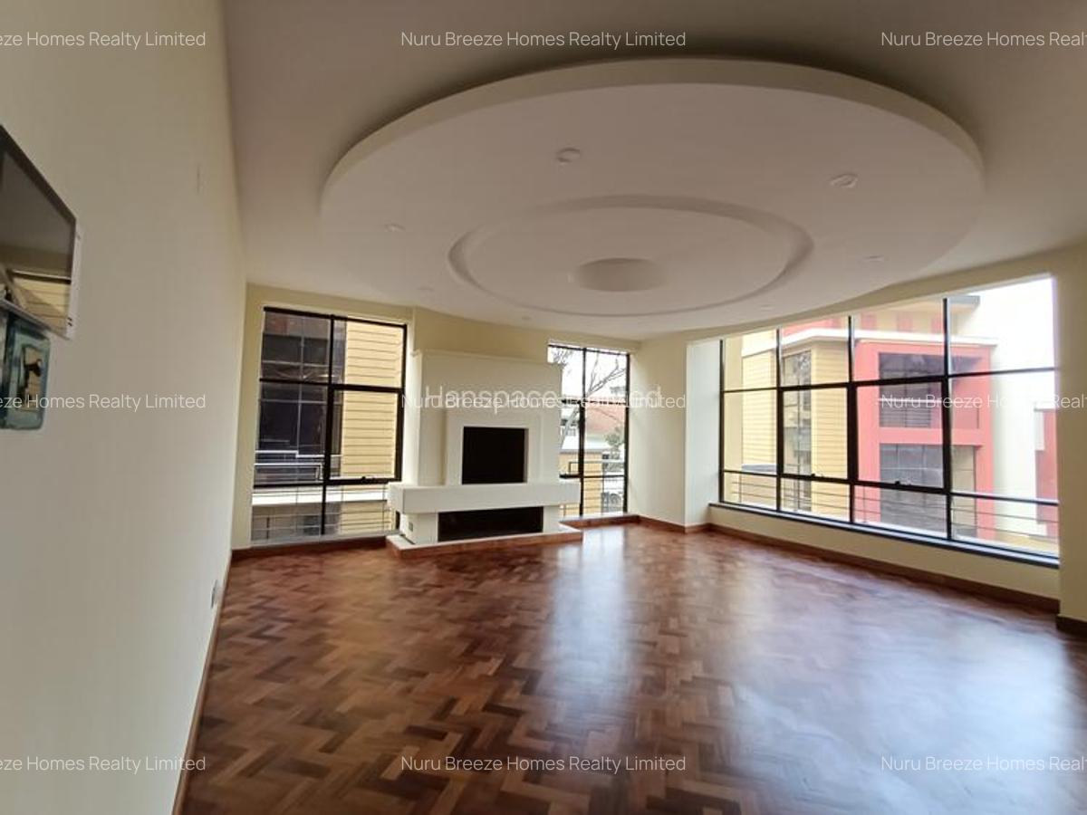 5 Bed Townhouse with En Suite in Lavington - 2