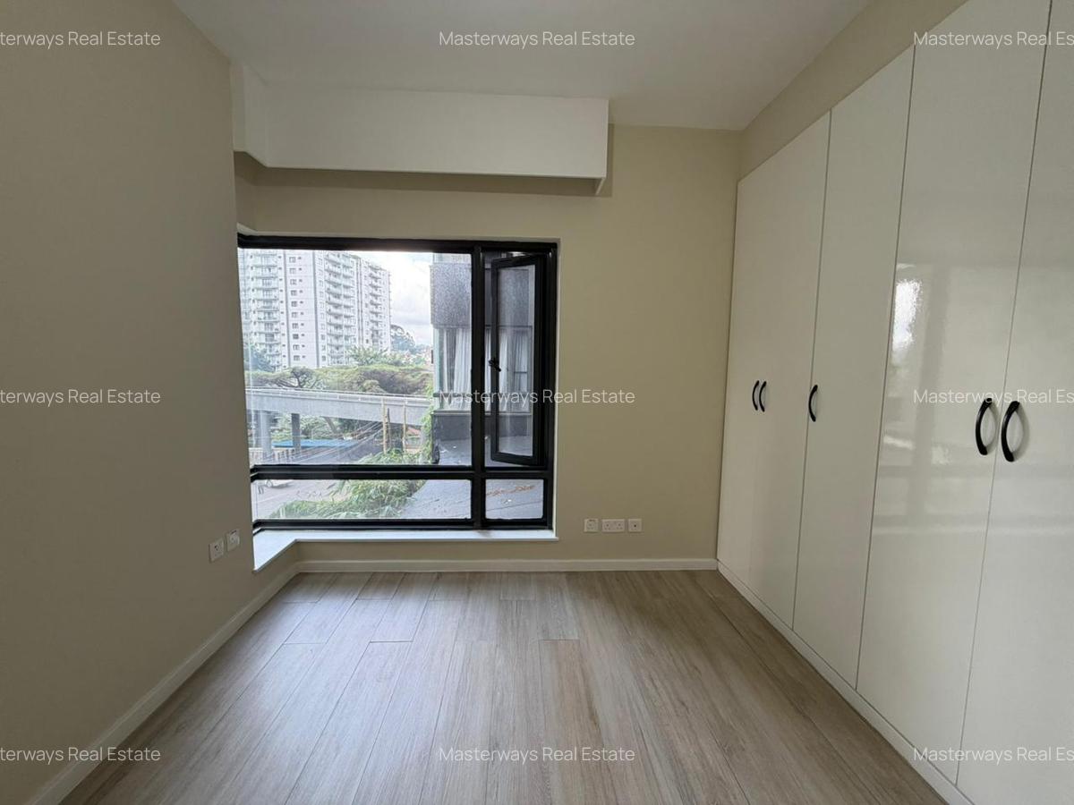 2 Bed Apartment with En Suite in Riverside - 12