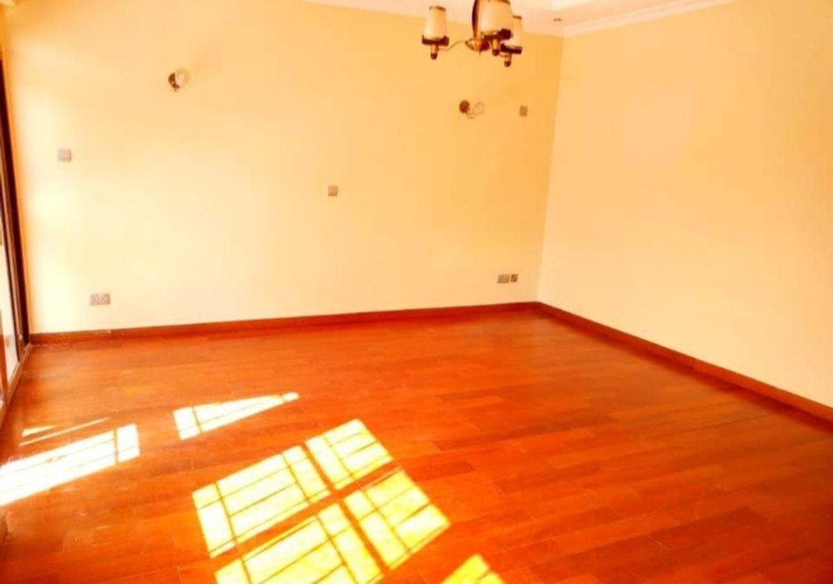 5 Bed Townhouse with En Suite in Lavington - 6