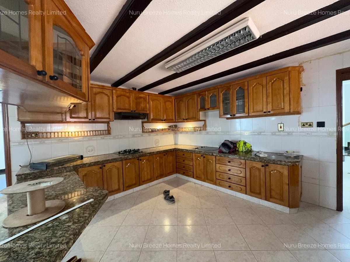 5 Bed House with En Suite in Gigiri - 12