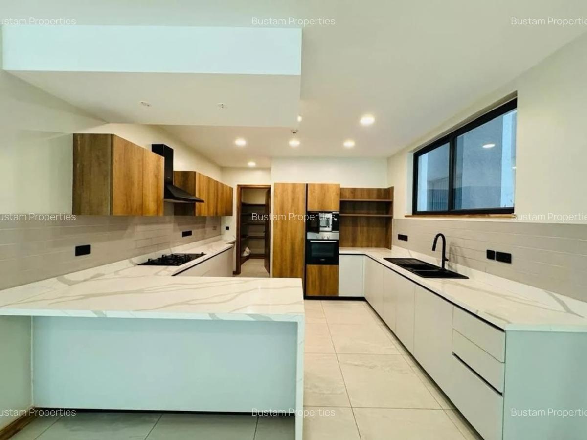 4 Bed Apartment with En Suite in Spring Valley - 7