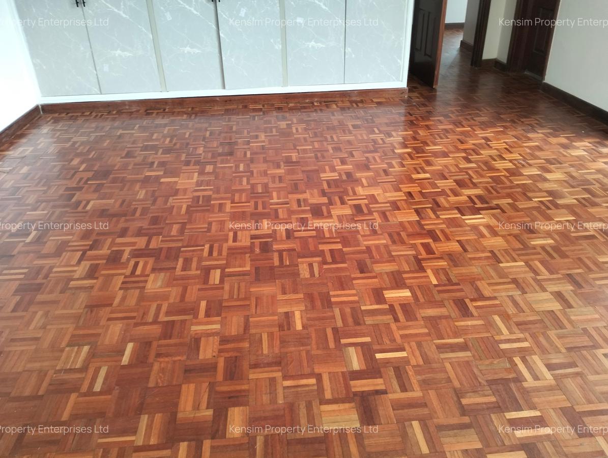 4 Bed Townhouse with En Suite in Lavington - 7