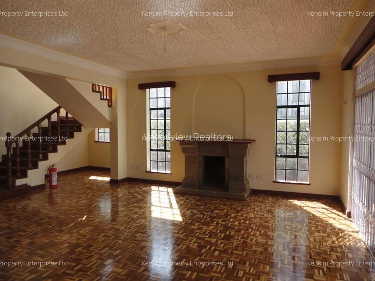 4 Bed Townhouse with En Suite in Lavington - 6