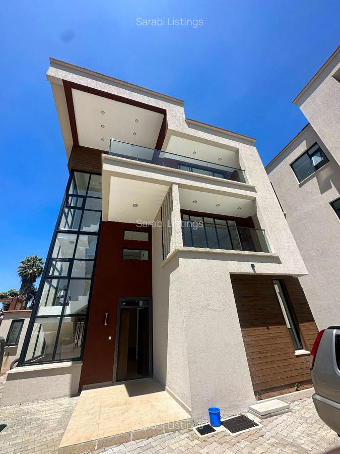 5 Bed Townhouse with En Suite in Lavington - 5