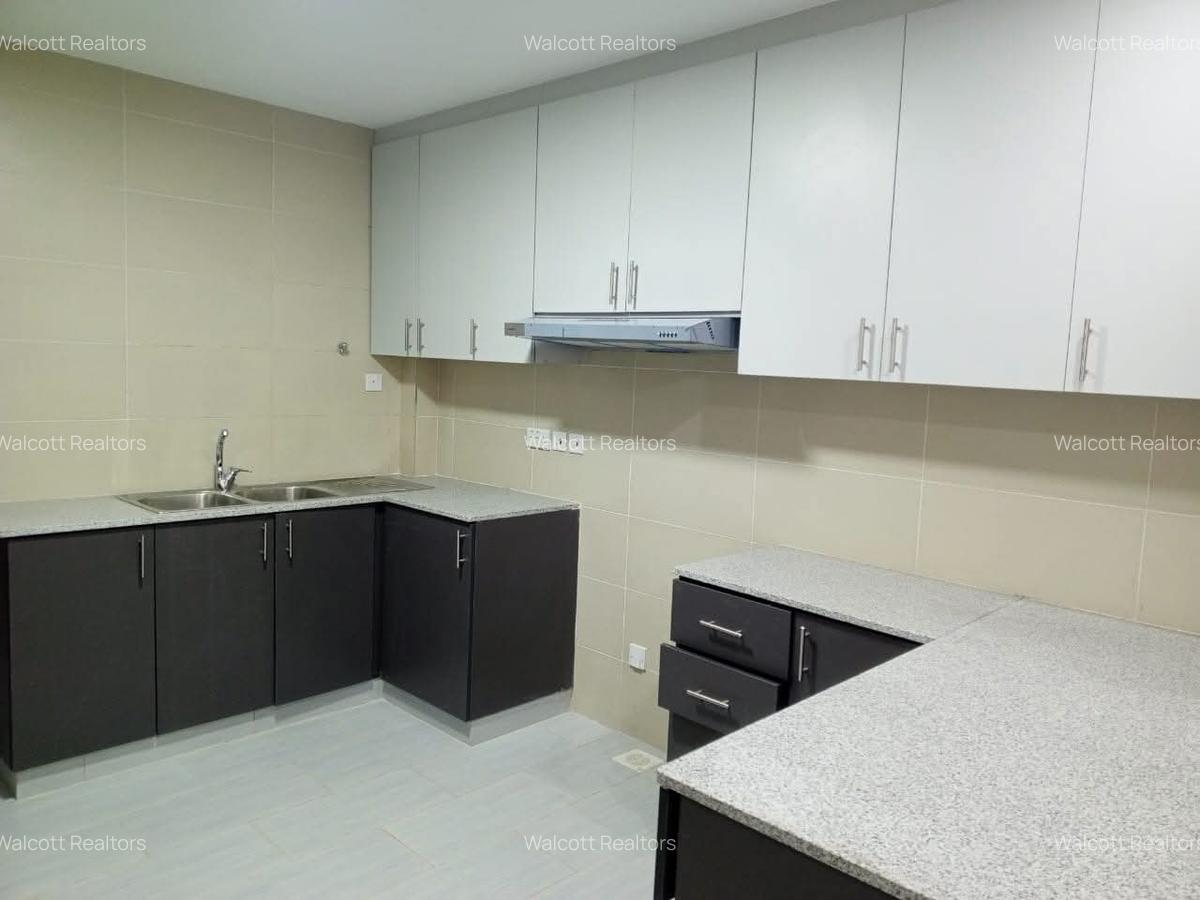 2 Bed Apartment with En Suite in Lavington - 19