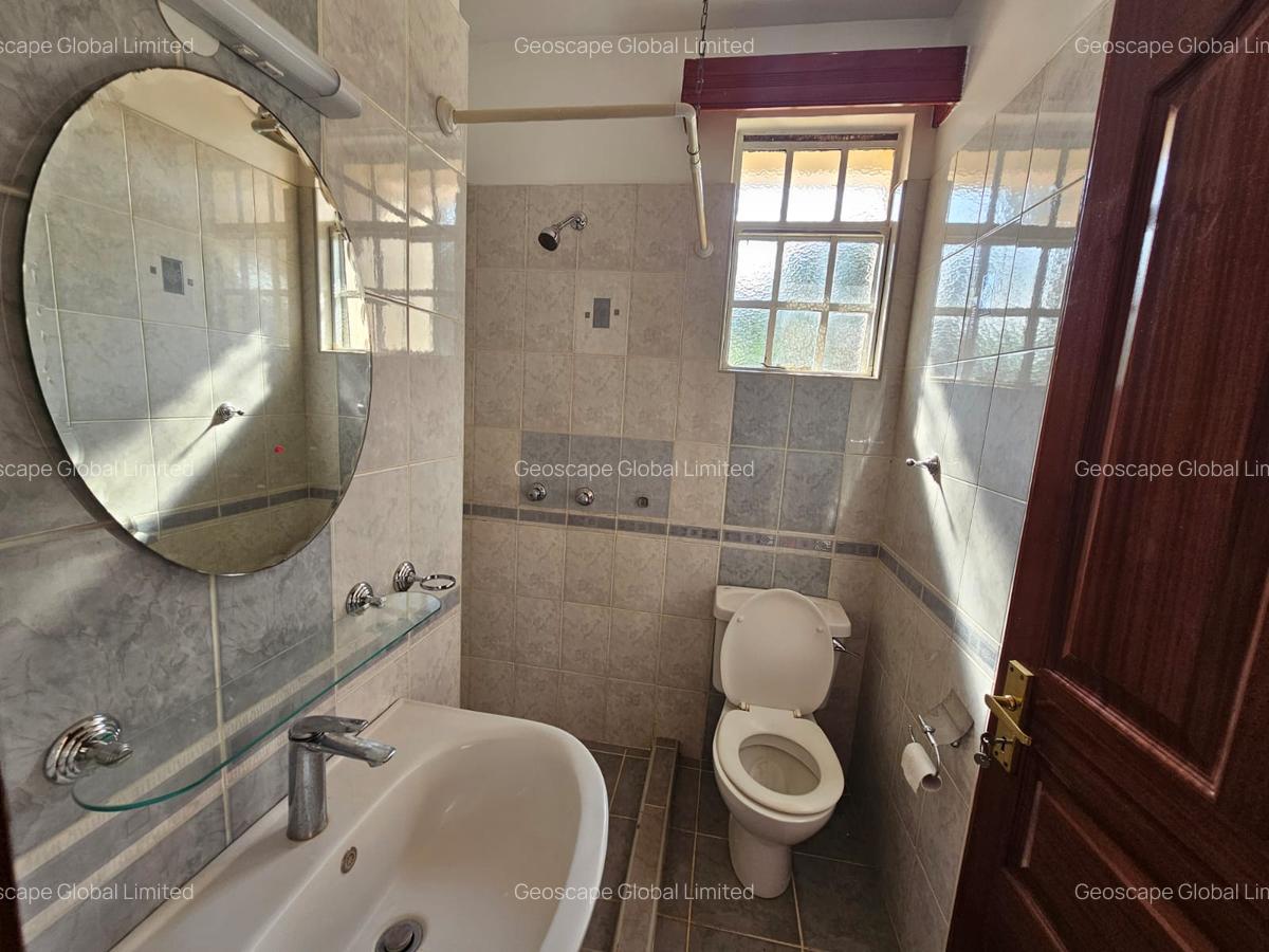 4 Bed House with En Suite in Nyari - 10