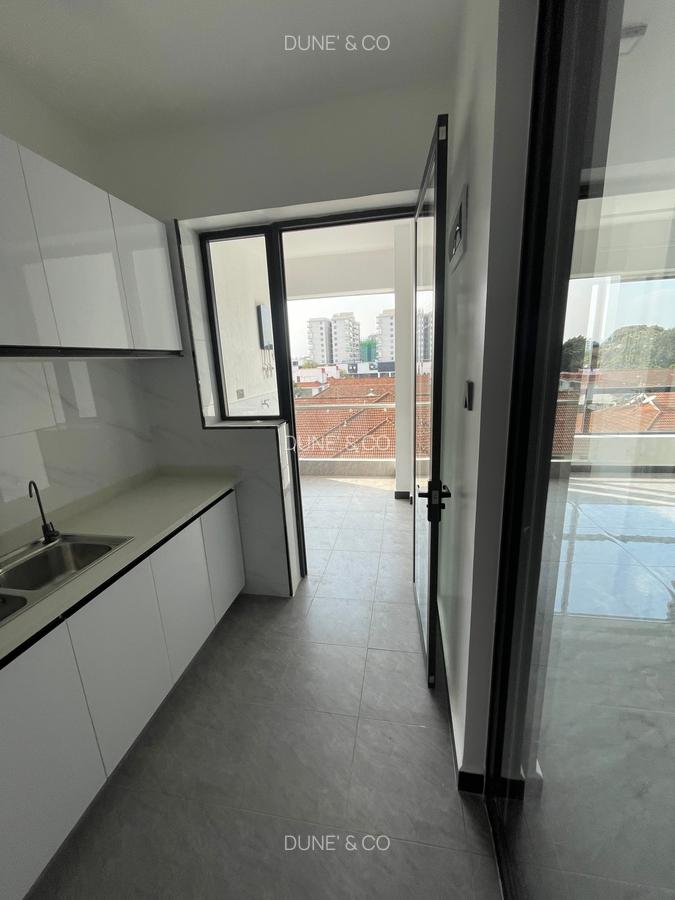 2 Bed Apartment with En Suite in Lavington - 5