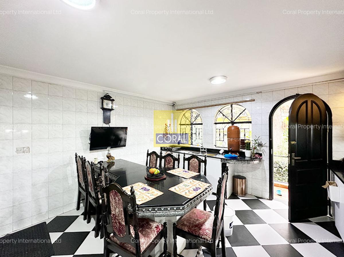 5 Bed Villa in Riverside - 7