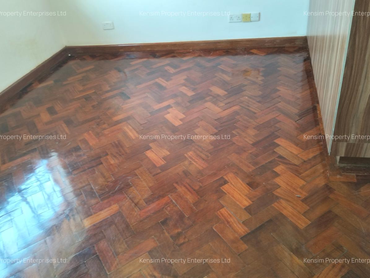 5 Bed Townhouse with En Suite in Kitisuru - 14