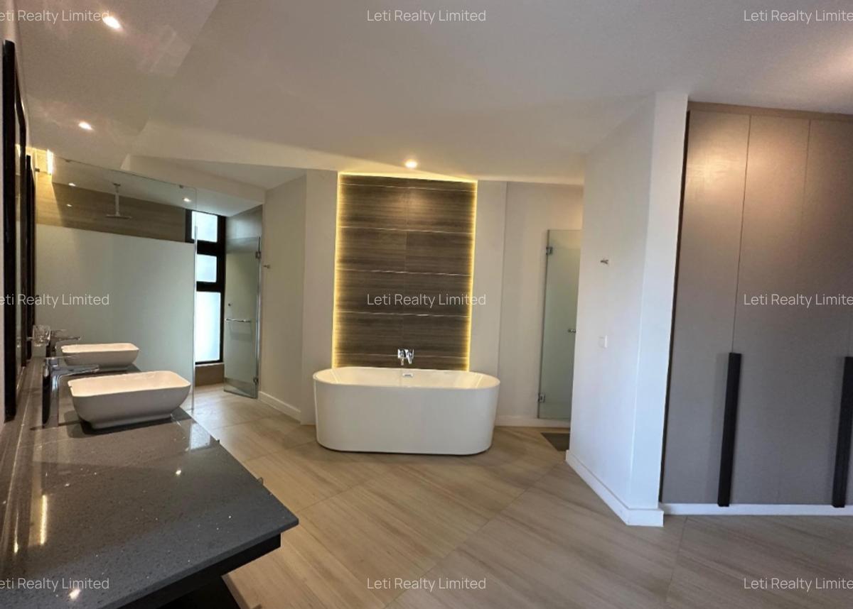 4 Bed Townhouse with En Suite in Lavington - 5