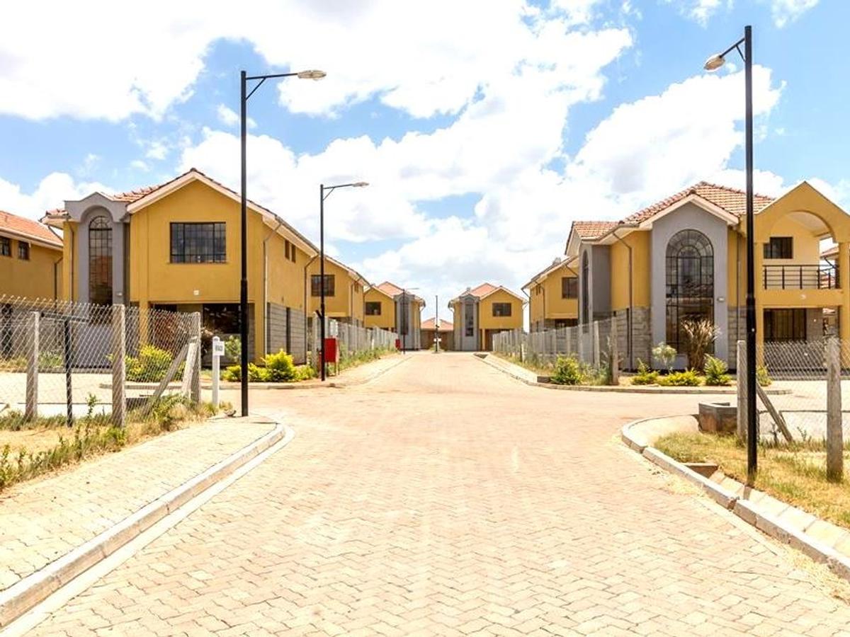 4 Bed Townhouse with En Suite at Kenpipe Gardens - 15